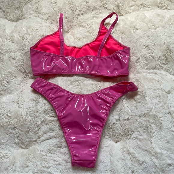 Glossy latex type bright pink Bikini Style set Size Small - Picture 8 of 12